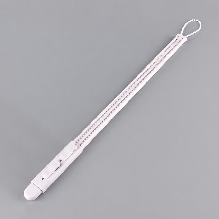 Child-safe wand control on a roller shade
